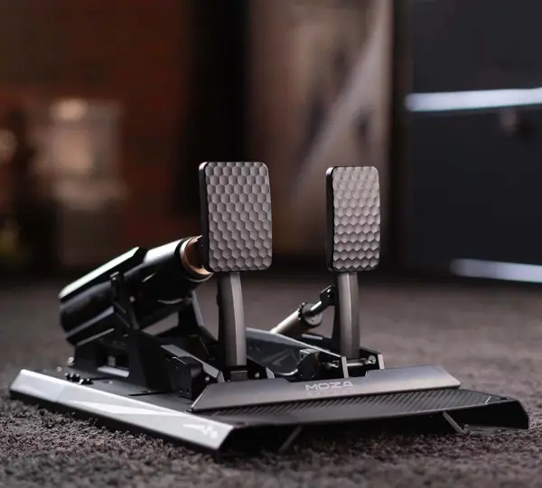 Moza mBooster (активная педаль + педаль газа) - оригинал в магазине Slideside